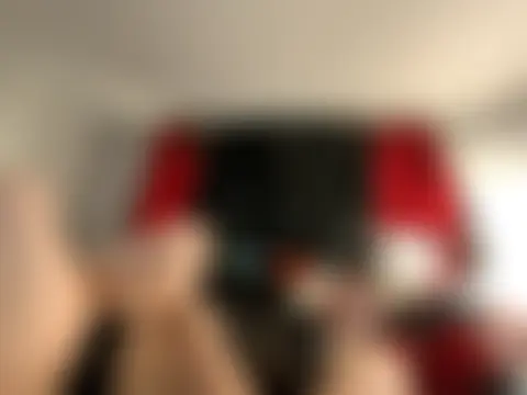 Snowbunnycake_131's Webcam Show