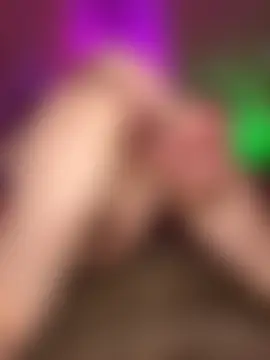 HugeBoobsAlice's Live Sex Cam Show