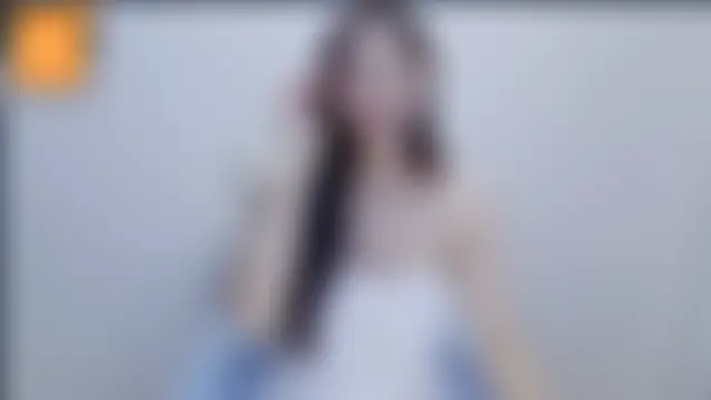 E-ll-A's Webcam Show