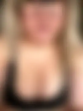 PiggyRose's Live Sex Cam Show