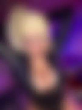 seraphine23's Live Sex Cam Show