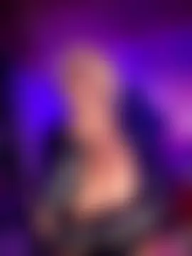 seraphine23's Live Sex Cam Show