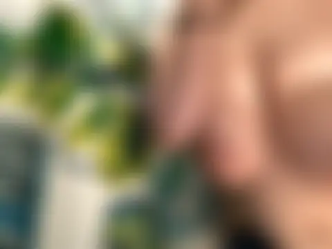 Snowbunnycake_131's Webcam Show