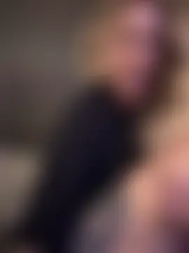 blondebitch2's Live Sex Cam Show