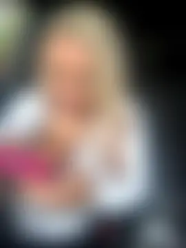 Bustyblondebabe32's Live Sex Cam Show