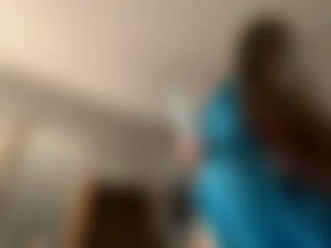 Snowbunnycake_131's Webcam Show