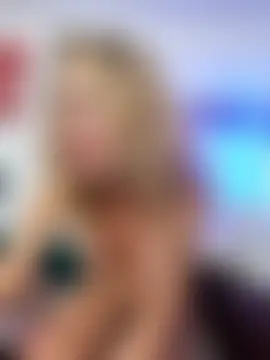 LeaHotxx's Live Sex Cam Show