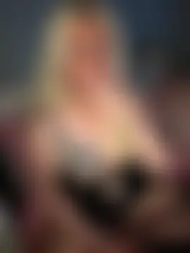 Blondiee3088's Live Sex Cam Show