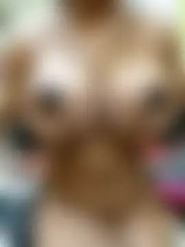 Quun_rosi: διαδικτυακό σόου στην κάμερα