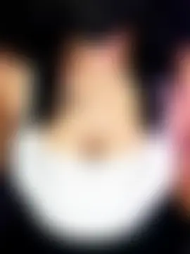 Viviennemoon_tlgu: διαδικτυακό σόου στην κάμερα