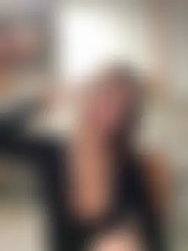 Noeliagglow's Live Sex Cam Show