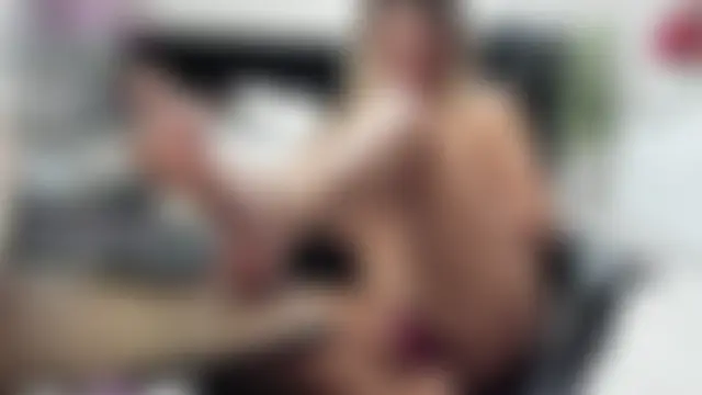 KattyeFox Adlı Modelin Canlı XXX Sohbeti