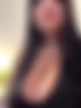 HilaryBlaze Adlı Modelin Canlı XXX Sohbeti