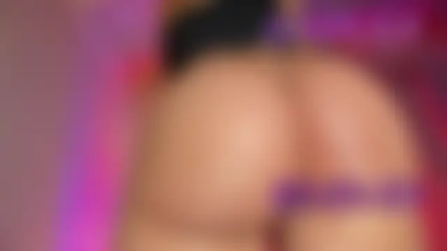 hot_booty_ Adlı Modelin Canlı XXX Sohbeti