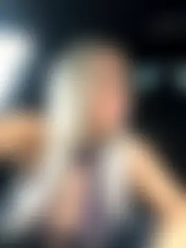 Bustyblondebabe32's Live Sex Cam Show