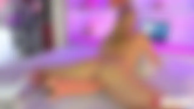 ChiaraLewis' Live Sex Cam Show