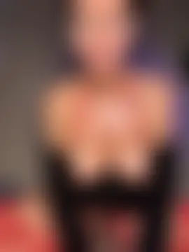 SweetandSluttyMilf's Live Sex Cam Show