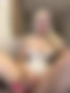 AnikaBest's Live Sex Cam Show