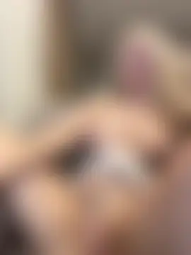 AnikaBest's Live Sex Cam Show