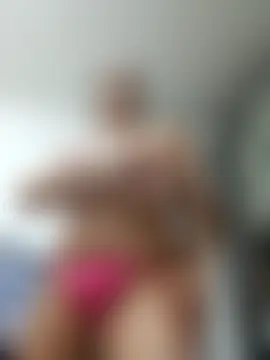 hugebobbs' Live Sex Cam Show