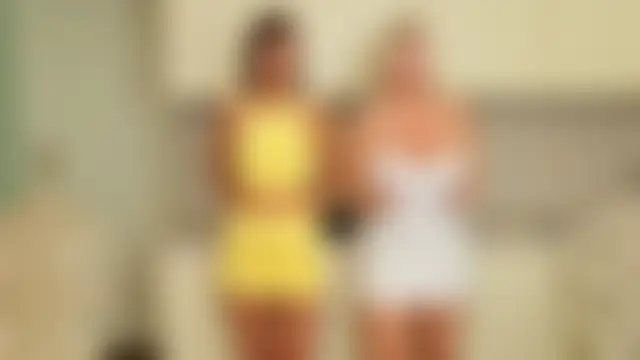 TUNDEROSE1's Webcam Show