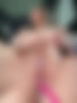 Alirawrz's Live Sex Cam Show