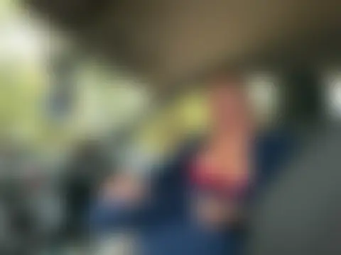 Elliemaee's Live Sex Cam Show