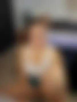 Ellie-L-Elizabeth's Live Sex Cam Show