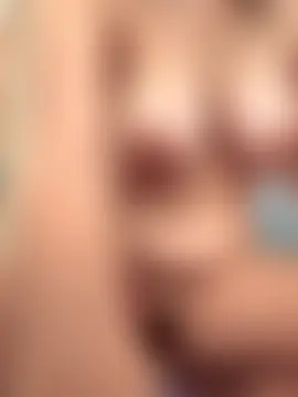 MilkMoMIA's Live Sex Cam Show