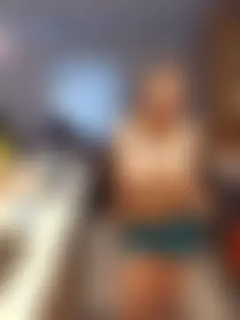 Ellie-L-Elizabeth's Live Sex Cam Show