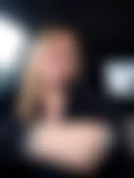 SheIsSomething's Live Sex Cam Show