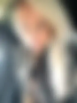 Bustyblondebabe32's Live Sex Cam Show