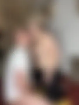 MrMrsRight's Live Sex Cam Show