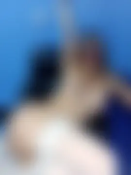 Lora85's Live Sex Cam Show