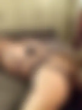 Faidraishere's Live Sex Cam Show