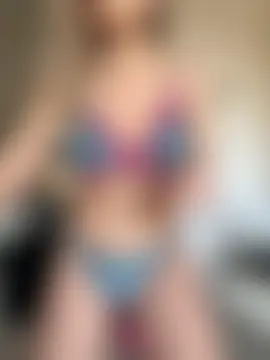 JolieBee's Live Sex Cam Show