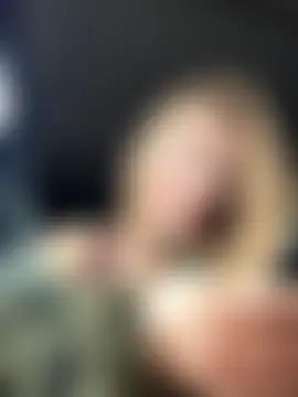 GoldenFlameGoddess' Live Sex Cam Show