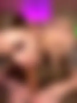 HugeBoobsAlice's Live Sex Cam Show