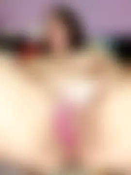 Flora66666's Live Sex Cam Show