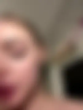 HugeBoobsAlice's Live Sex Cam Show