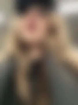 LoraaDoll's Live Sex Cam Show