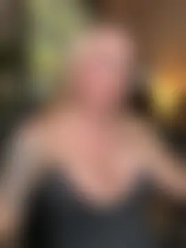 EmaSalis' Live Sex Cam Show