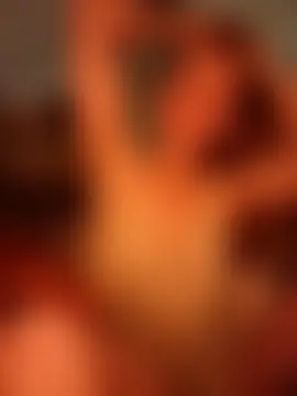 GoldenFlameGoddess' Live Sex Cam Show