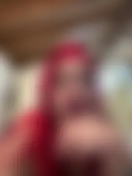 Dollyred's Live Sex Cam Show