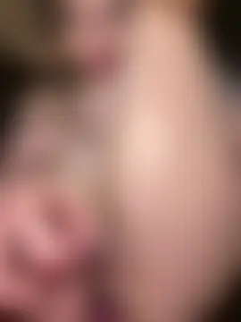 HugeBoobsAlice's Live Sex Cam Show