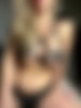 JolieBee's Live Sex Cam Show