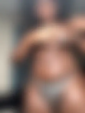 WomanNextdoor1's Live Sex Cam Show