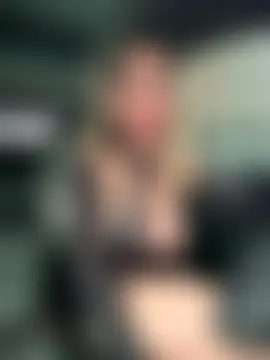 Alirawrz's Live Sex Cam Show