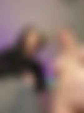 HugeBoobsAlice's Live Sex Cam Show