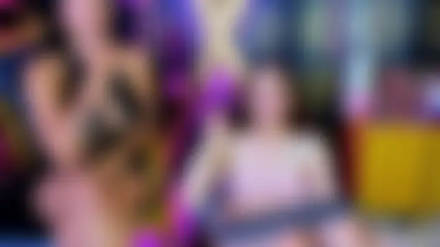 Sunny_n_Mia's Webcam Show